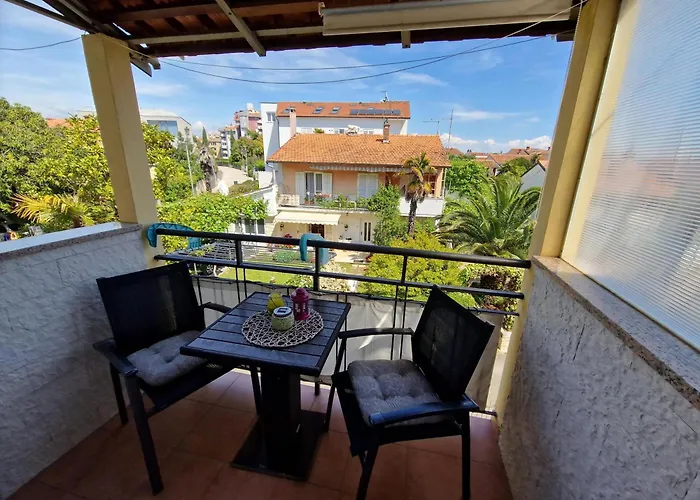 Apartments Godena
