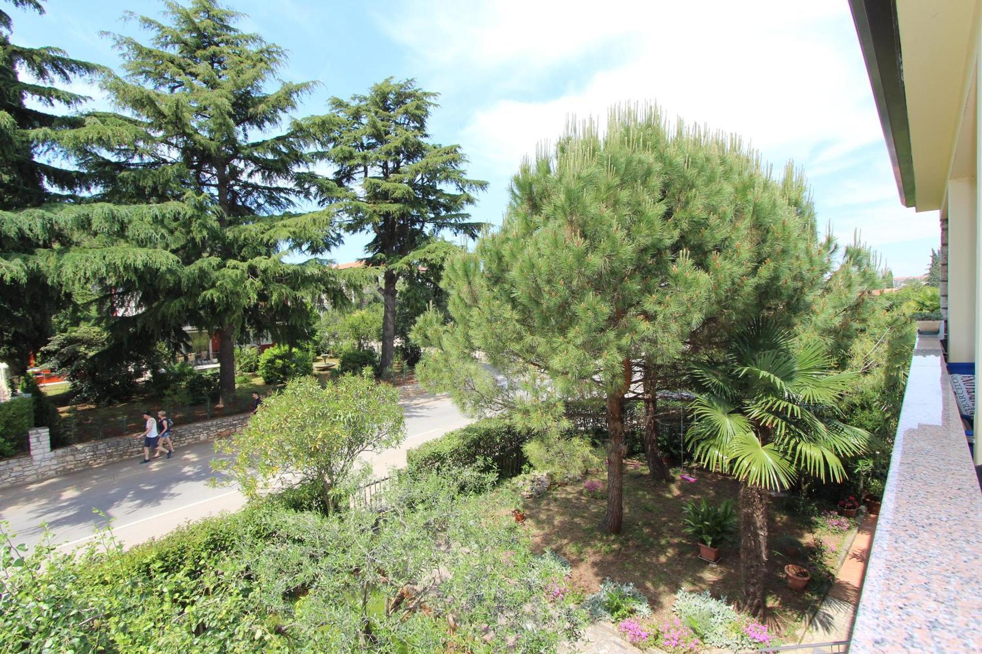 Apartment Godena *